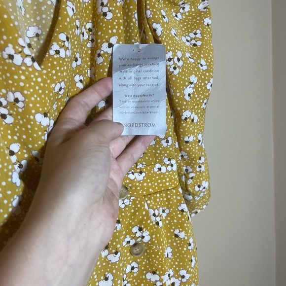 Melli day daisy print yellow dress v neck - Picture 8 of 8